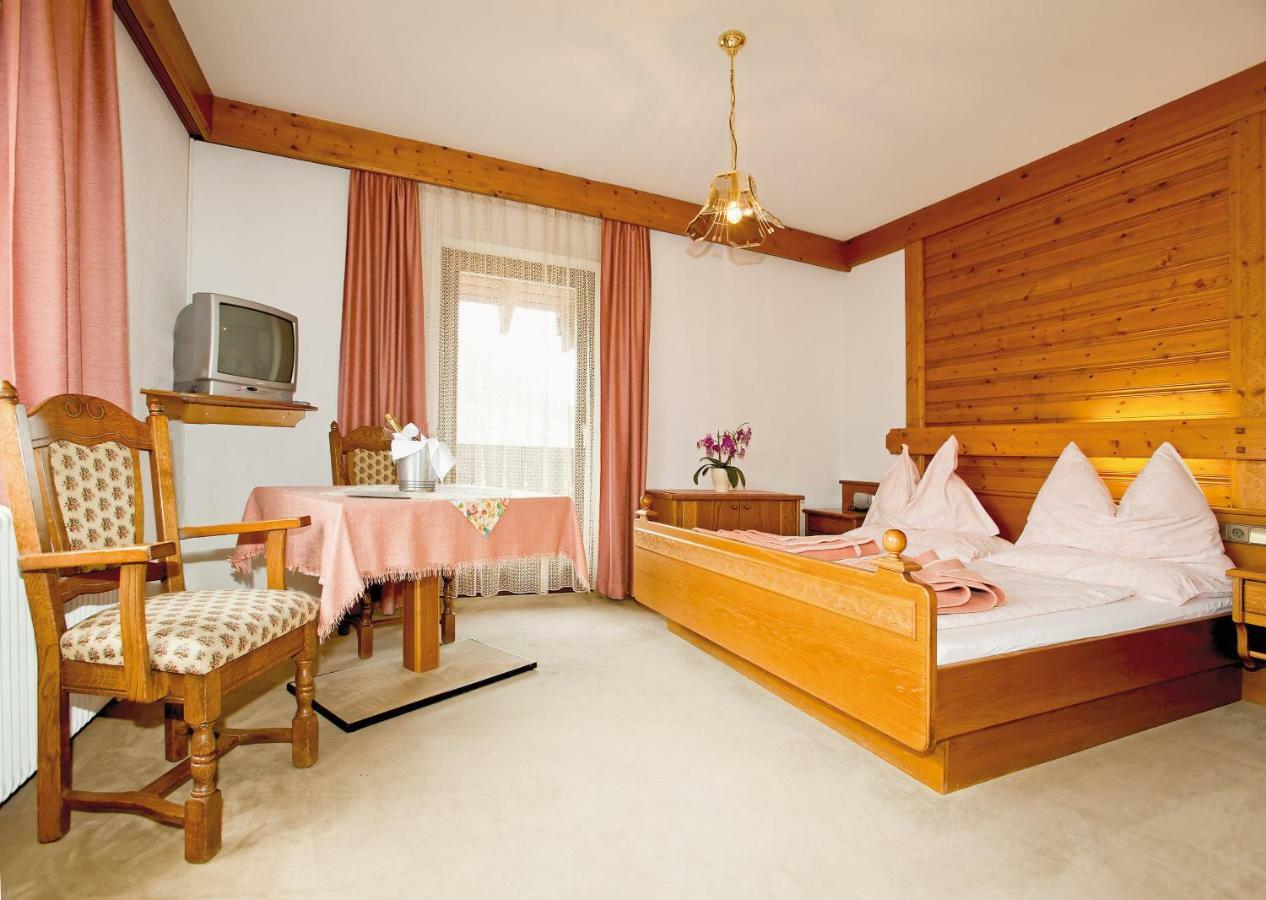 Hotel Bruckerhof à Puchberg am Schneeberg Extérieur photo